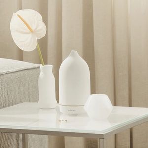 Vitruvi Stone Essential Oil Diffuser (white)